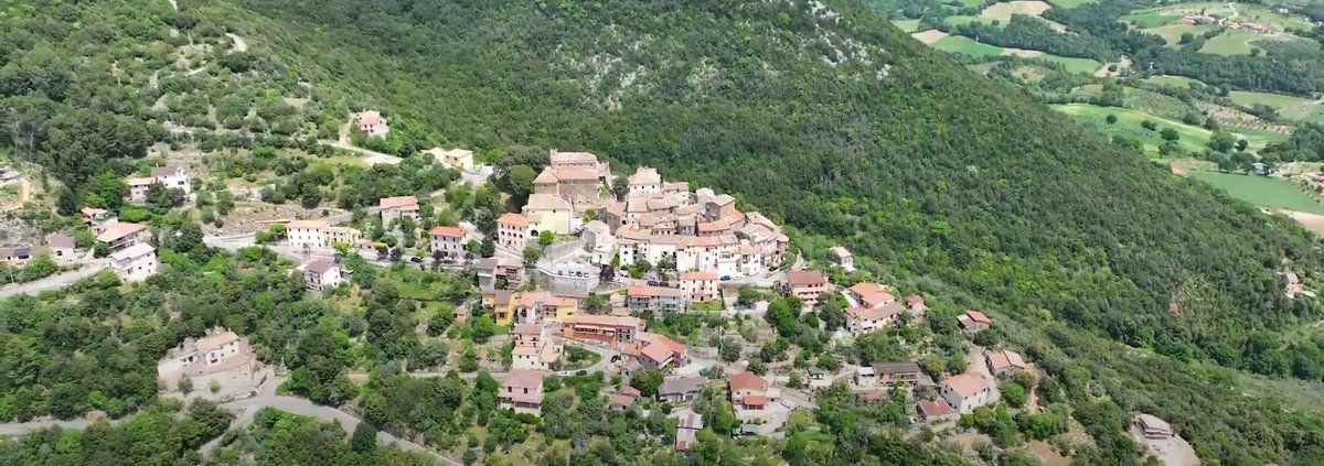 visit_lazio's tweet photo. #Vacone è un piccolo borgo con una vista straordinaria su tutta la Sabina.
Dal punto più alto del borgo chiamato, "la terrazza sulla Sabina", si può ammirare un panorama mozzafiato che spazia dalla Valle del Tevere alla Capitale.
👉 https://t.co/ONI1f2zQo4
#VisitLazio https://t.co/0aRJ7GmSII