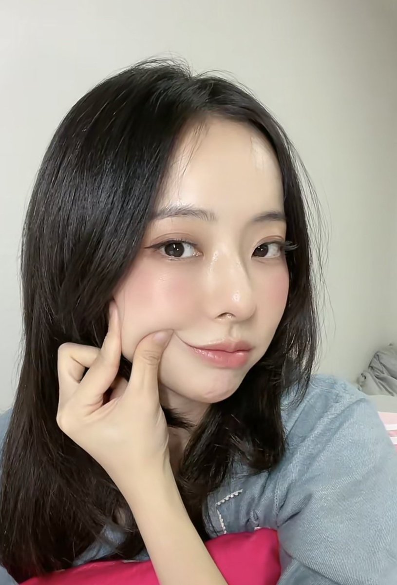 vivi folder (@vvkhfolder) on Twitter photo 