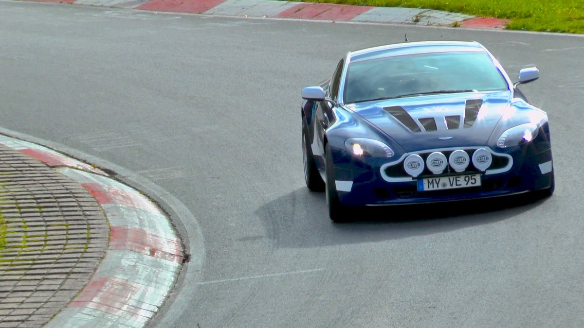 VLNClub's tweet photo. Touristenfahrten auf der #Nürburgring #Nordschleife im Hatzenbach &amp; Adenauer Forst 19.10.2025
🎥 https://t.co/yVxIFtpof1 https://t.co/N9xOtLCAcB