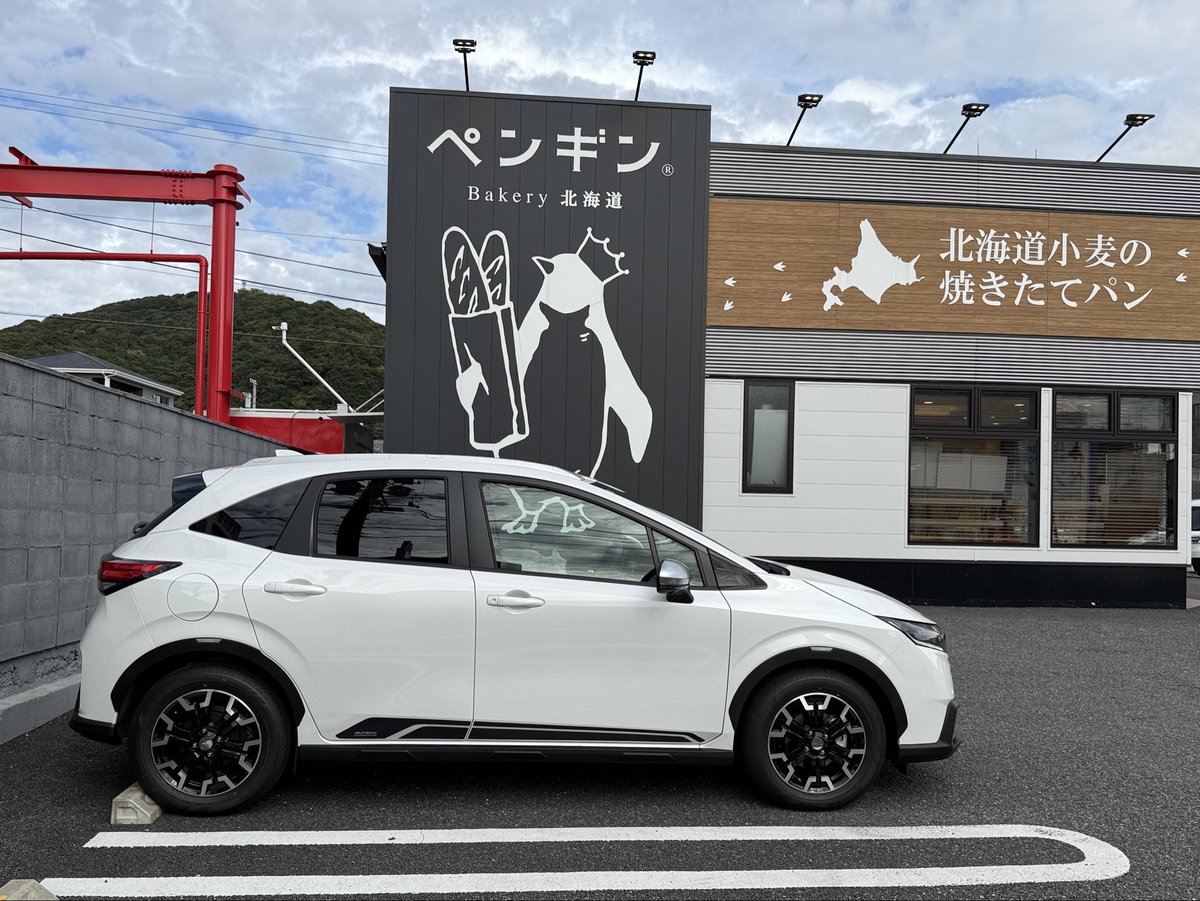 NonYukinofu's tweet image. #ノート　#AUTECH  CROSSOVER 4WD
納車されました。
#オーラNISMO に比べて視線が高い！
乗り心地が優しい！
回生ブレーキめっちゃ効く、リアブレーキをメインで使ってるみたいで心地よい❤️
AOG里帰りミーティングはこれで行くよ！