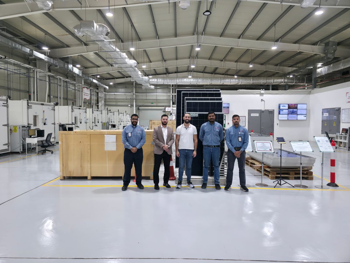GCCELAB's tweet image. The #GCCLab Renewable Energy Lab hosted a delegation from #Jinko_Solar, one of the top world’s leading innovators in PV solar panel manufacturing.

The visit marked the launch of a strategic collaboration focused on testing and certifying next-generation PV technologies,…