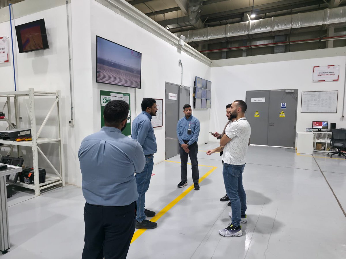 GCCELAB's tweet image. The #GCCLab Renewable Energy Lab hosted a delegation from #Jinko_Solar, one of the top world’s leading innovators in PV solar panel manufacturing.

The visit marked the launch of a strategic collaboration focused on testing and certifying next-generation PV technologies,…