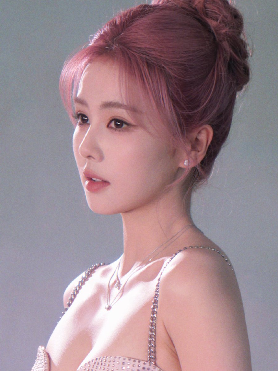 bailuniverse's tweet image. you're very pretty