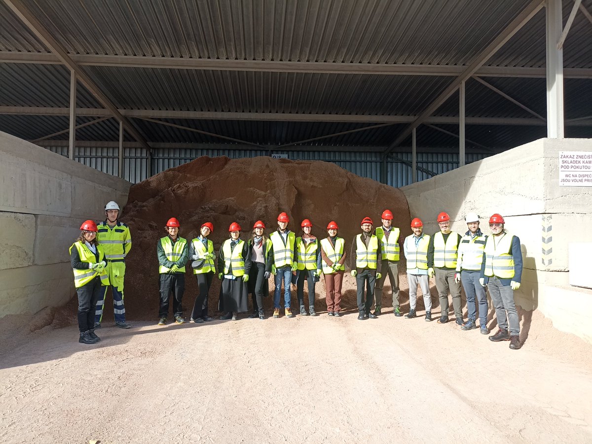 CircBoost's tweet image. 🏗️ Circular Construction in Prague! 🇨🇿

The #CircBoost consortium met for its 4th General Assembly at @SkanskaGroup HQ — two inspiring days of collaboration &amp;amp; progress in #CircularConstruction.

🔹 Technical visit to Transbeton Letňany
🔹 Pilot &amp;amp; WP updates
🔹 Guided city walk 🌍