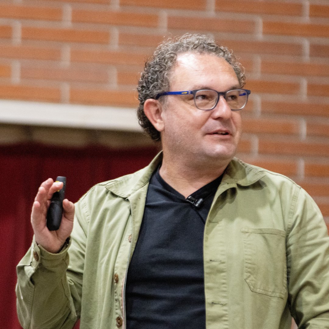 👨‍💻Ja teniu publicada la lliçó inaugural de l'expert @AleixValls sobre "Seguretat i intel·ligència artificial"

💡Torna a veure-la i descobreix com la IA transforma el futur de la seguretat

👉gen.cat/3OhGFdB