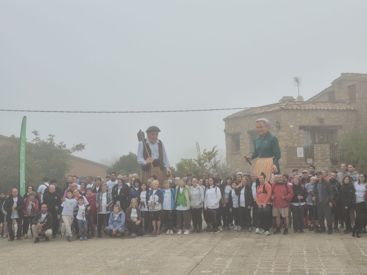 ℹ️ La marxa contra el càncer de #CastellbellielVilar supera el centenar de participants i recapta 1.460 euros
castellbellielvilar.cat/actualitat/not…