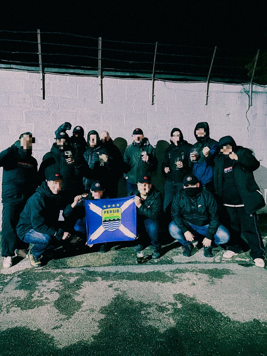 +3point from south london🔵🔴

<a href="/ultrascpfc/">Holmesdale Fanatics</a> 🤜🤛 <a href="/Nrthrnwl20/">BOBOTOH</a>