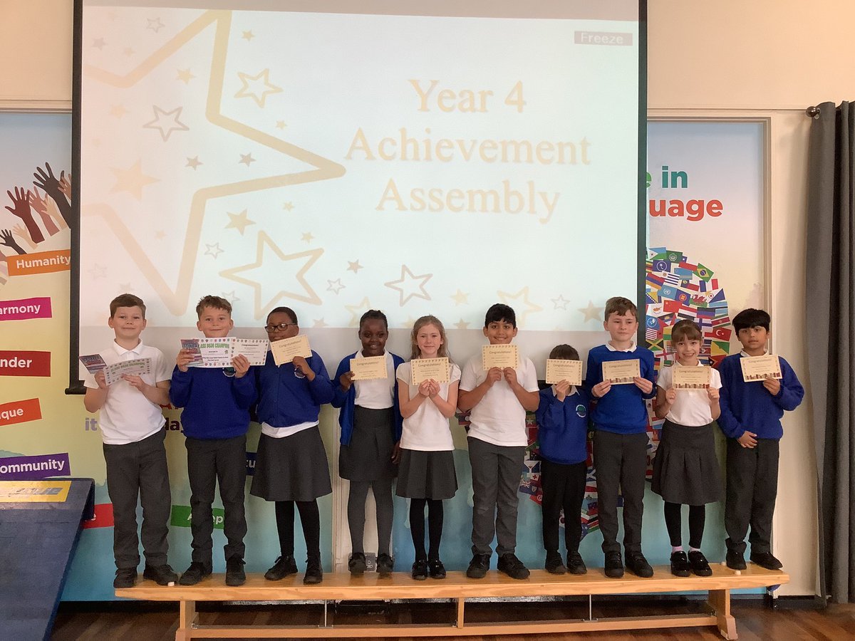 ReinwoodJuniors's tweet image. Here are autumn 1 most improved readers, writers, spellers and top dojo winners! A fantastic first half term in year 4 🎊🎊🎊 #RJS4B #RJS4D #RJS4H