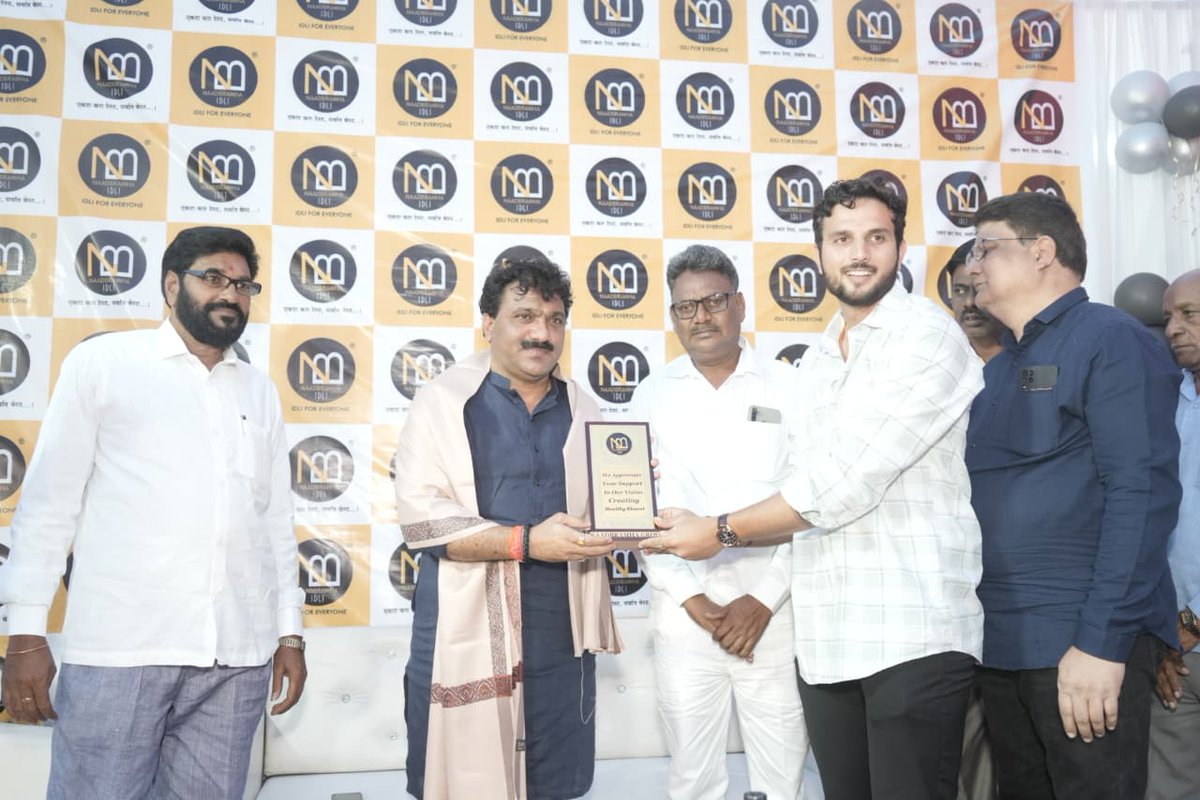 naadbramha_idli's tweet image. 🚨 Good News for Umred, Nagpur! 🚨
Naadbramha Idli is now in your city — bringing authentic South Indian flavors! 🤩

🥗 Thatte &amp;amp; Button Ghee Masala Idli, Mojitos &amp;amp; more — starting at just ₹10!

#NaadbramhaIdli #Umred #NewOutlet