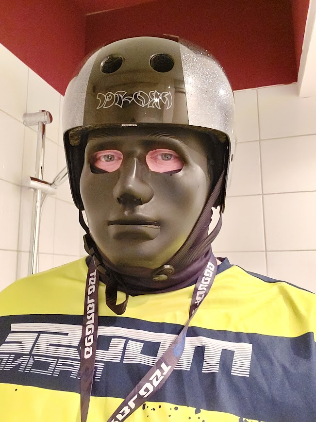 GearfetishDirty's tweet photo. Greetings from #GBEU!
I tried a Pro-Tec full cut helmet this time and a new mask
#GBEU25 https://t.co/8VSTK7f5ky