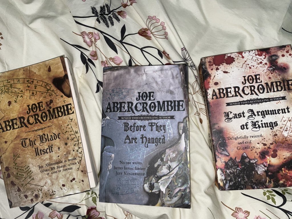 whinchessy's tweet image. Preloved Books
Moots tolong retweet ya💓

ind
The seven husbands of evelyn hugo (-kertas ada sedikit bercak kuning) 70K
Pusaka Candra (-ada hand sign di halaman depan, underline di dua halaman) 65K

Eng
The first law  ( buku pertama preloved condi,dua buku lain new unsealed) 635K