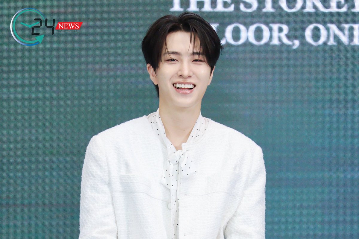 [CLIP]ยองแจ ขอบคุณแฟนๆที่มาหา รักทุกคนมาก แล้วเจอกันวันพรุ่งนี้ หวังว่า Got7 จะได้อยู่พร้อมหน้ากันอีกครั้ง

LINK YT&gt;youtu.be/zILizqb9ieg

#YoungjaeAsiaTourinBKK #Fermata_inBKK #YoungjaeAsiaTour #Fermata  #영재 #YOUNGJAE #ยองแจ #갓세븐 #GOT7  #AndButCompany #BNJ #FriedRiceEnt