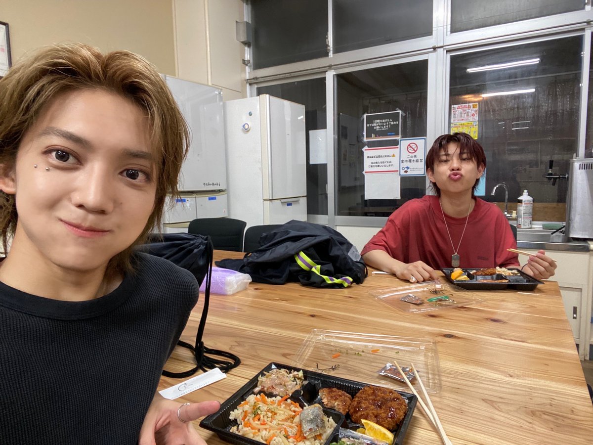 bmsg_trainee's tweet image. ⸜ ✉️#LETTER_FROM_TAICHI✨ ⸝

日に日に涼しくなって秋服を着るのがとても嬉しい #TAICHI です🍁🍂

BMSG FES’25では野外ステージの開放感と高揚感の中、社長と先輩方のパフォーマンスに興奮しまくりました！！いつか同じステージに立つ日のためにひとつ残らず目に焼き付ける気持ちで見ていました！…