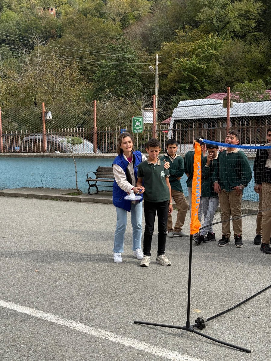 Trabzon Araklı Gençlik Merkezi (@gsb_arakligm) on Twitter photo Bu kez durağımız: Erenler İlkokulu ve Ortaokulu! 💥
Gençlerle buluştuk, enerjimizi oyuna, kahkahaya ve dostluğa dönüştürdük! 🎯
Her anı dolu dolu, her saniyesi gençliğe dair! 💫 Bu kez durağımız: Erenler İlkokulu ve Ortaokulu! 💥
Gençlerle buluştuk, enerjimizi oyuna, kahkahaya ve dostluğa dönüştürdük! 🎯
Her anı dolu dolu, her saniyesi gençliğe dair! 💫