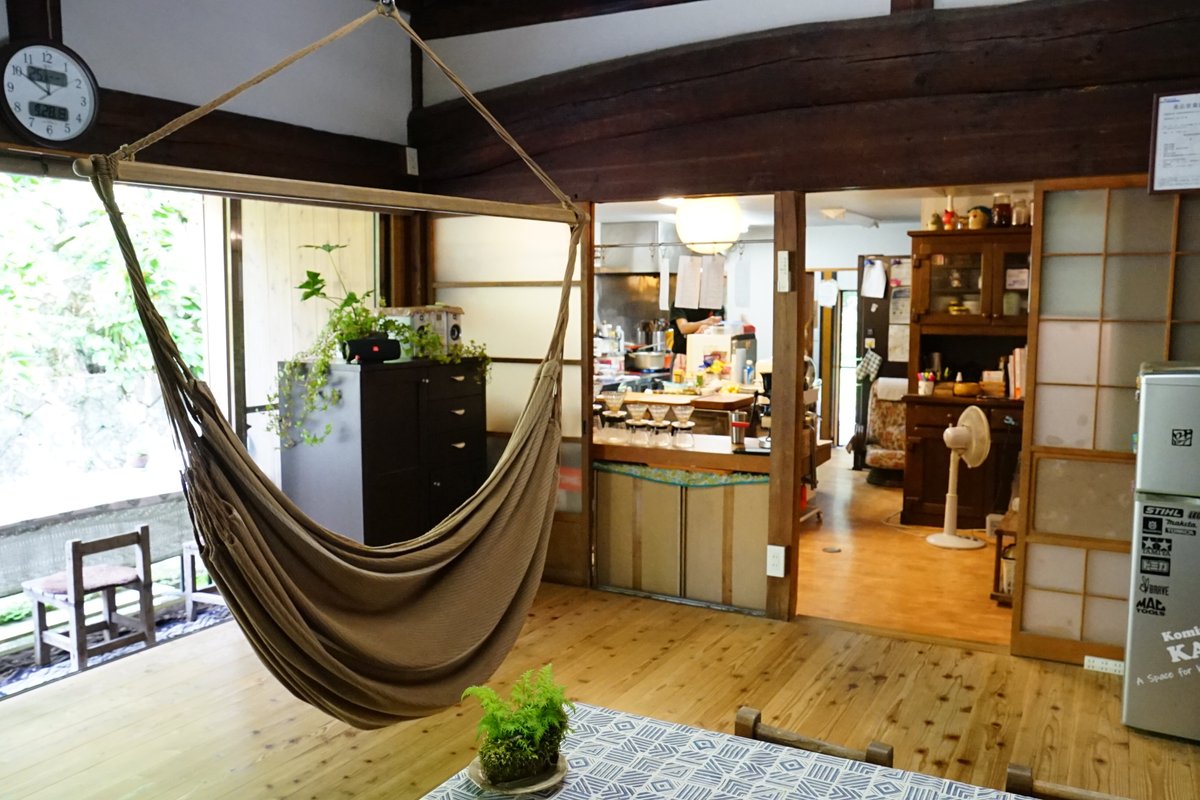 aichiyamazato's tweet photo. ☕️東栄町・古民家cafe 叶夢（かのん）🌳
営業は月に1〜2回！貴重な巡り合わせでしか出会えない古民家カフェへ出かけよう
珈琲の香りが古民家全体を優しく包み込む空間で、癒しのひとときを。
https://t.co/jWXY9yFLM4
（鈴木真由子）#あいちの山里時間 https://t.co/bvxfZE6wJ9