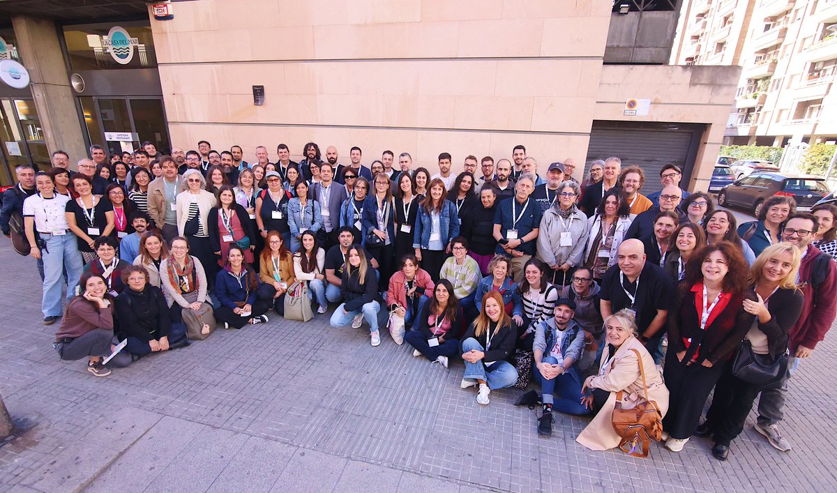 La Trobada Òmnia d’avui és un espai  d’aprenentatge, coneixement compartit i retrobaments que enforteixen la xarxa. #JornadaOmnia2025 
<a href="/punttic/">Xarxa Punt TIC</a> <a href="/xarxaomnia/">Xarxa Òmnia</a> <a href="/CaminsFundacio/">CAMINS. Fundació Social Escola Pia</a>