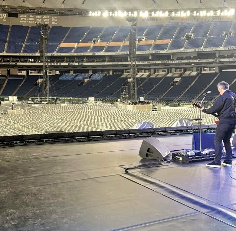 NOEL GALLAGHER AT OASIS SOUNDCHECK IN TOKYO 🇯🇵

Via Sonny Gallagher 
#oasislive25