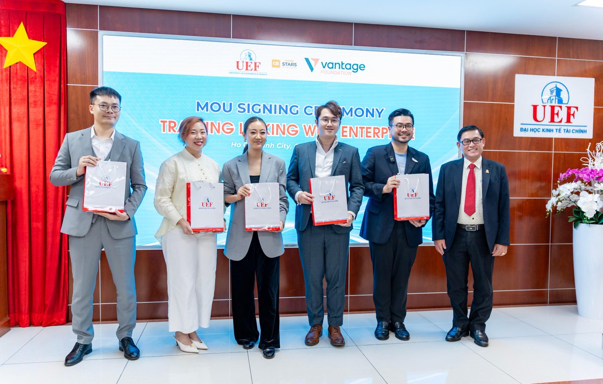 vantagefdn's tweet photo. Vantage Foundation – Supporting the Next Generation of Vietnamese Leaders

We’re proud to partner with the University of Economics and Finance (UEF) for the Korea–Vietnam Global Capstone Design 2025!
 With a sponsorship of VND 50 million, we’re empowering Vietnamese and Korean students to collaborate, innovate, and create real-world solutions in business and technology. “Investing in youth is investing in the future.” – Steven Xie, Executive Director, Vantage Foundation. Together, we’re building a stronger, more sustainable future for the next generation. 🌏✨
#VantageVietnam #VantageFoundation #UEF