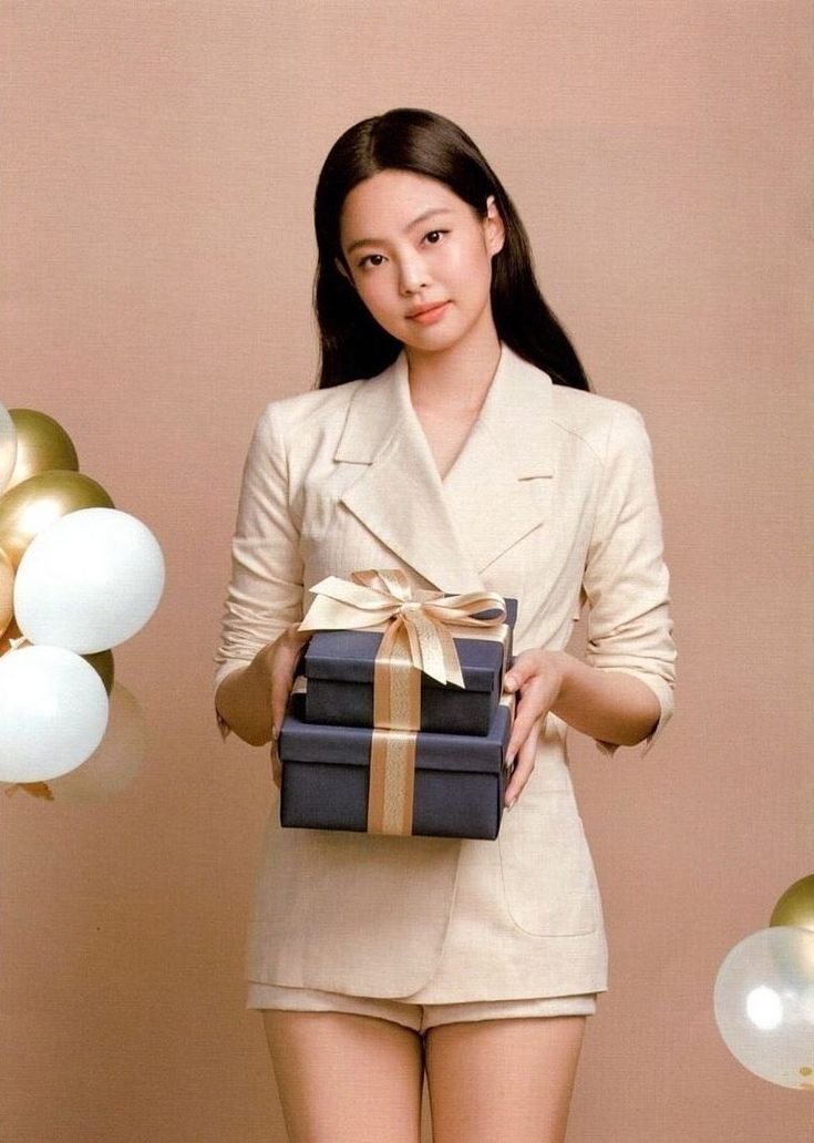 Happy late birthday my Ningieeee <a href="/ninningg/">Ningie</a>  🎉
Telat dikit gapapa yaa, soalnya sayang aku tuh gak ada kedaluwarsanya <3
Wish you all the sparkles, joy, and unlimited happiness! ✨💖