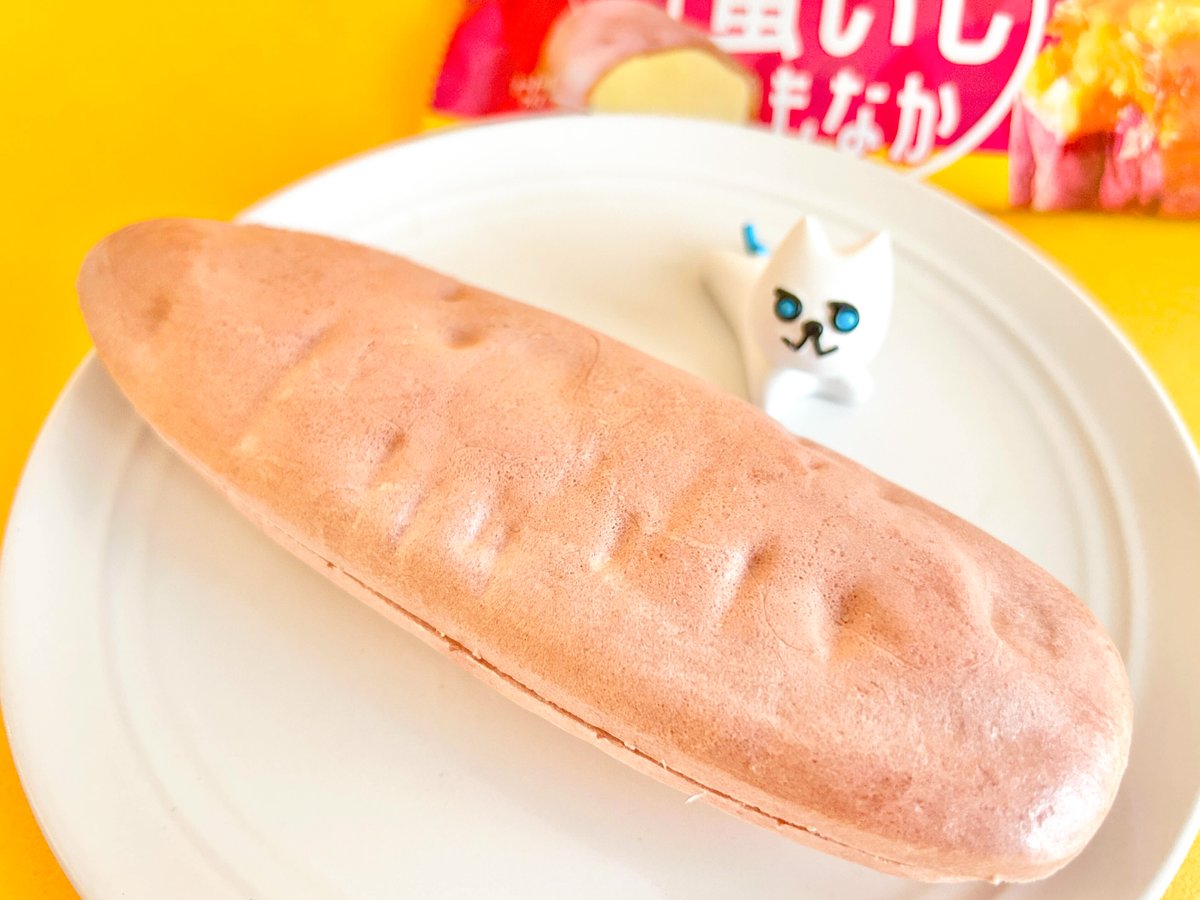 doorfumi2018's tweet image. 【食べたぜ】セブンでハントした「甘熟おいもの蜜いももなか」だぜ！
焼き芋型のもなかに、濃厚なさつまいもあんとさつまいもアイスがおさまってるぜ。しっとりお芋の甘さが味わえて大満足だぜ。
#オヤツハント