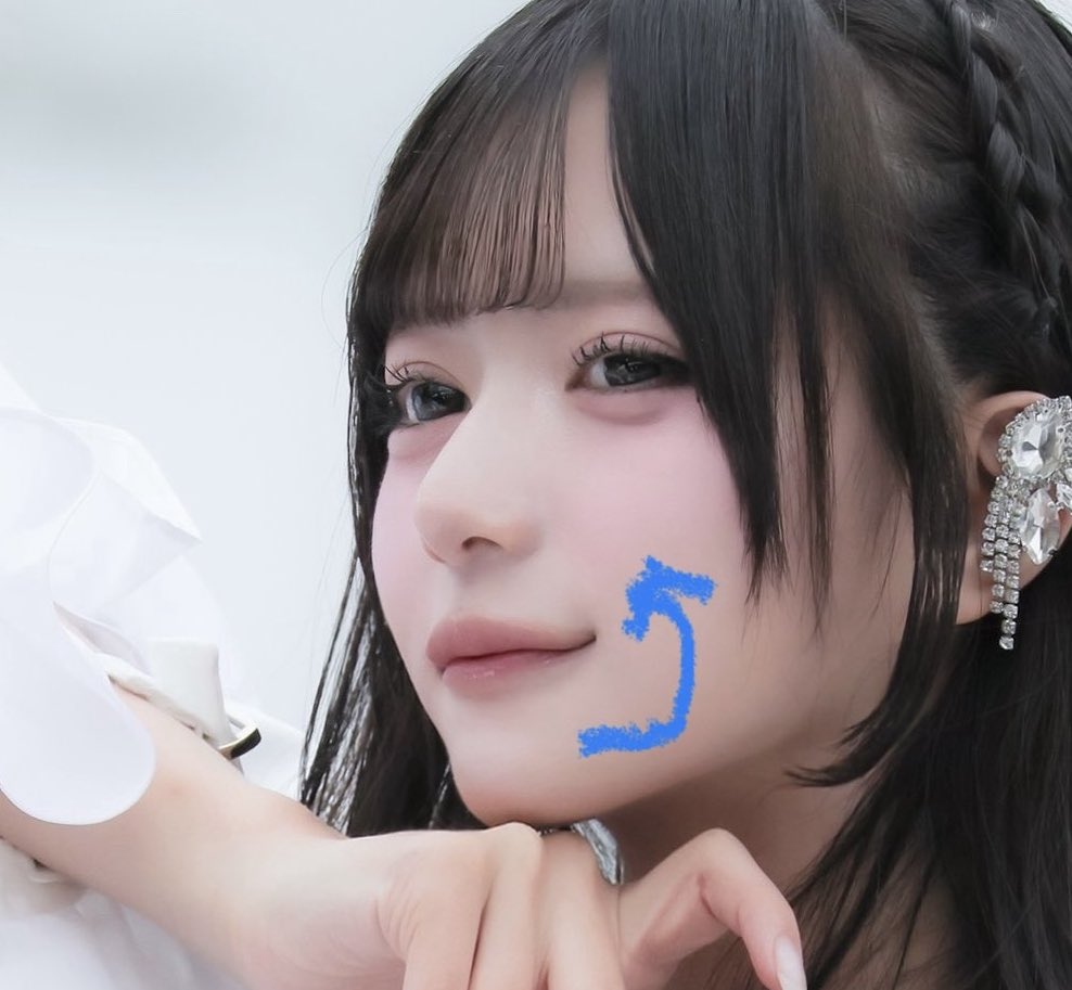 えむ tweet media