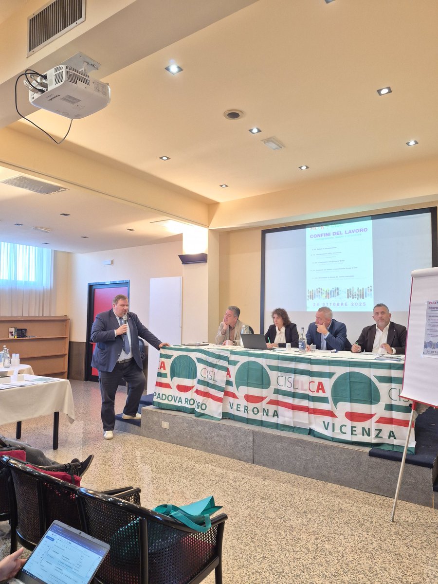 Filcacislpdro's tweet photo. Oggi si è svolto il Consiglio Generale allargato di Padova Rovigo, Verona e Vicenza con l'argomento principale della #sicurezzasullavoro ed immigrazione
#filcacislVerona
#filcacislVicenza
@FilcaVeneto 
@FilcaCisl 
@CislPdRo
@cislverona 
@CISLVicenza 
@UsrVeneto https://t.co/b5DMlDtgzf