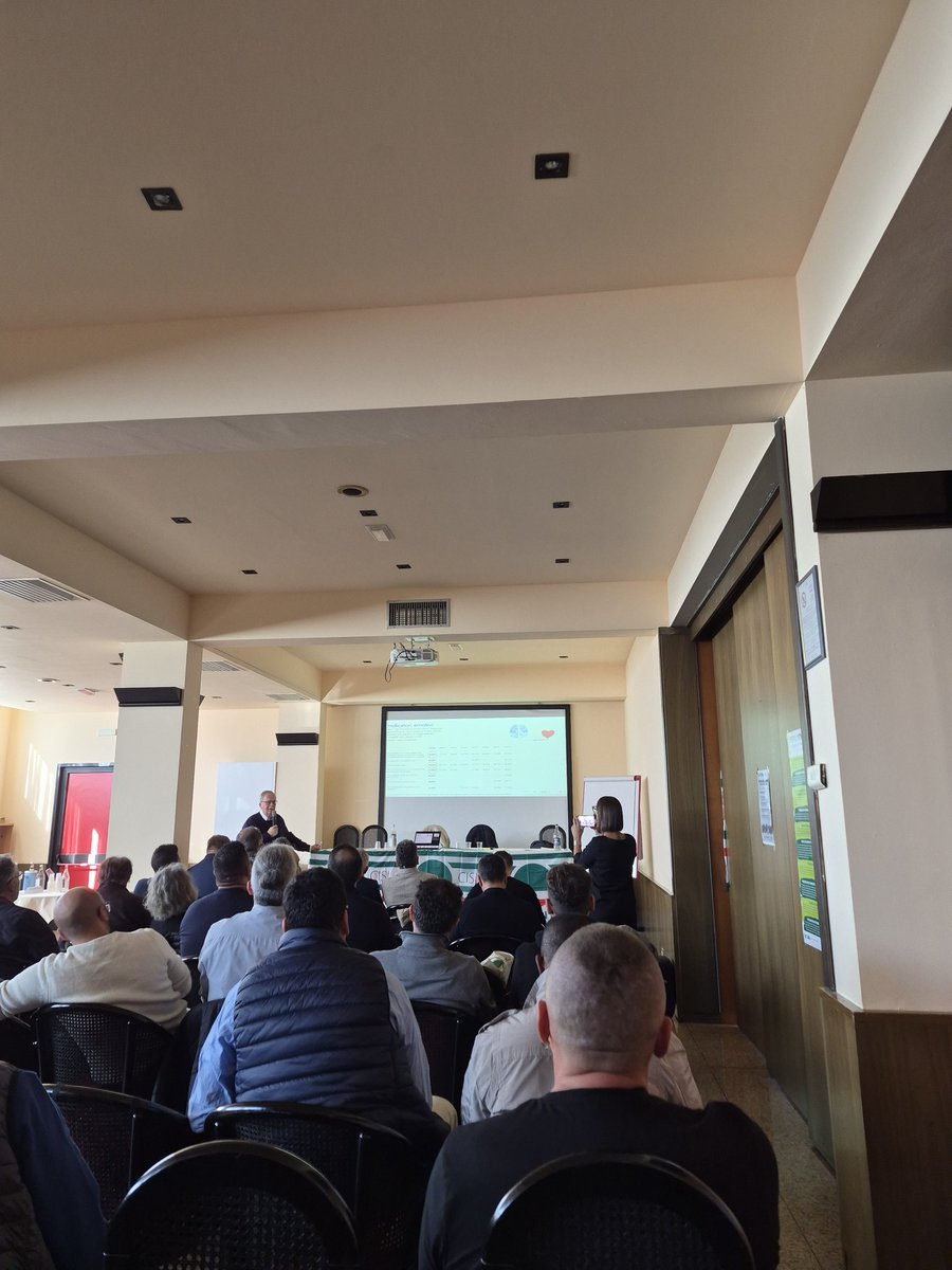 Filcacislpdro's tweet photo. Oggi si è svolto il Consiglio Generale allargato di Padova Rovigo, Verona e Vicenza con l'argomento principale della #sicurezzasullavoro ed immigrazione
#filcacislVerona
#filcacislVicenza
@FilcaVeneto 
@FilcaCisl 
@CislPdRo
@cislverona 
@CISLVicenza 
@UsrVeneto https://t.co/b5DMlDtgzf