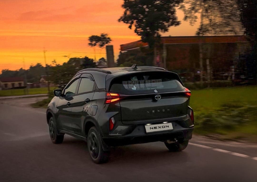 Virender Sehwag (@_virender_) on Twitter photo 38,000+ happy families canтАЩt be wrong! Nexon truly drives IndiaтАЩs festive spirit. тЭдя╕П #IndiaDrivesNexon 38,000+ happy families canтАЩt be wrong! Nexon truly drives IndiaтАЩs festive spirit. тЭдя╕П #IndiaDrivesNexon