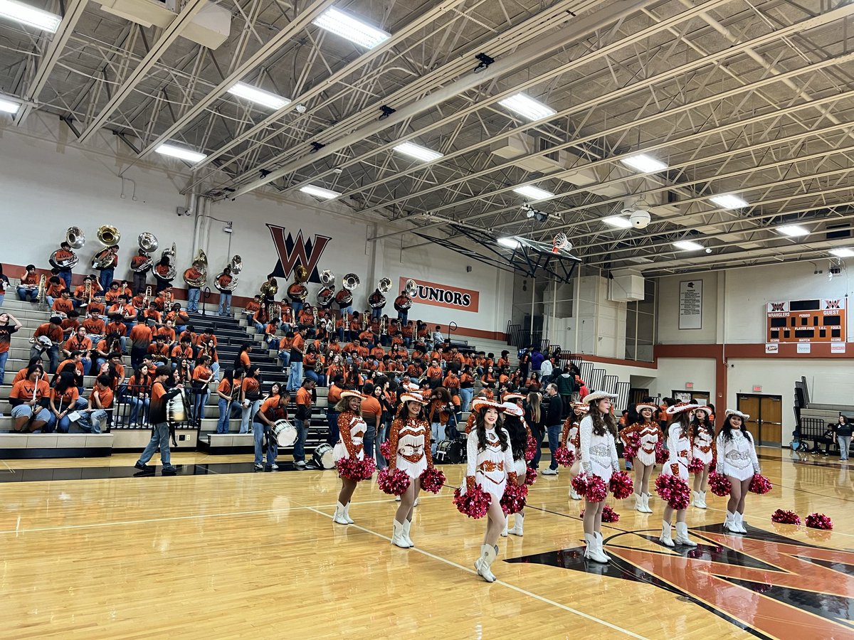 westmesquitehs's tweet image. Celebrating the big win yesterday with the WFAA Game of the Week Pep Rally!!! @junglewestFB #westsidebestside #westsidestandard