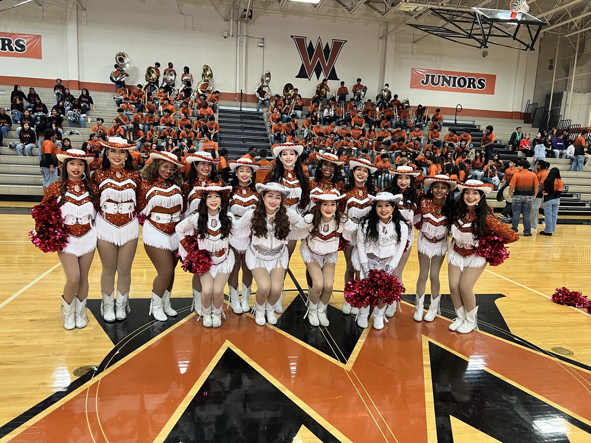 westmesquitehs's tweet image. Celebrating the big win yesterday with the WFAA Game of the Week Pep Rally!!! @junglewestFB #westsidebestside #westsidestandard