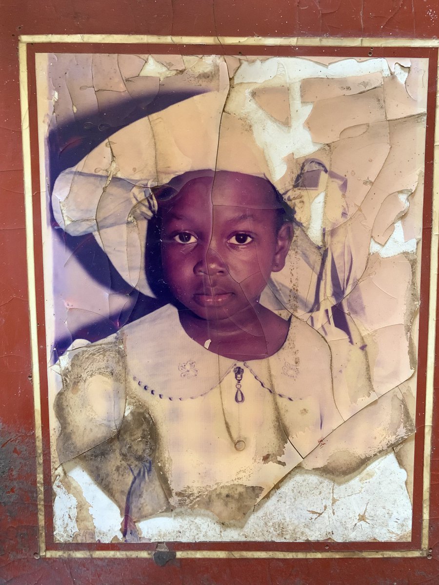 BisolaMuyiwa's tweet image. So @Damilare_Youngi ask me to send a picture I’ve wanted to edit.. so I sent this🤩
Yay or Nay?😌
Before. After
