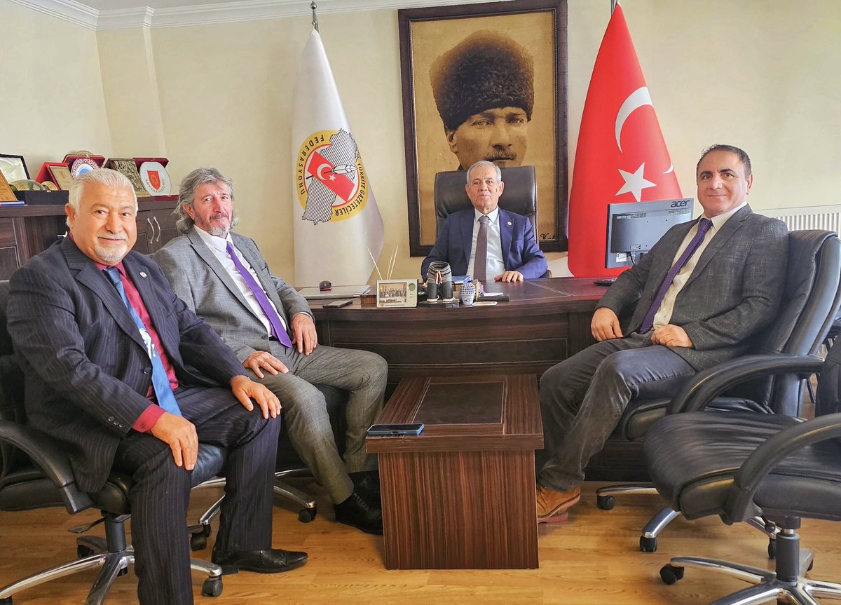leventaltunn's tweet photo. TGF Genel Başkanı Yılmaz Karaca, Başkan yardımcısı Levent Altun, Mali Sayman Derya Akbıyık ve Basın Vakfı Yöneticisi Şahin Özer, Türk Dünyası Gazeteciler Federasyonu’nun programına katılmak için geldiği Ankara’da TGF Genel merkezinde buluştu #türkiyegazetecilerfederasyonu https://t.co/9UkqaTacLA