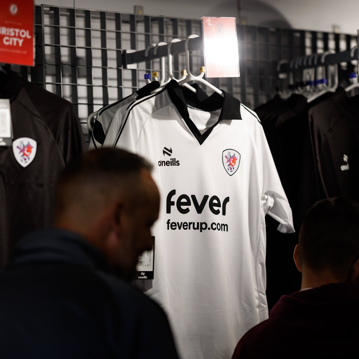 We're Hiring: Retail Assistant (Fixed Term)

As Retail Assistant, you will play an essential role in providing an exceptional shopping experience for supporters in the store. 🛍️

📲 Apply: bristol-sport.co.uk/jobs/