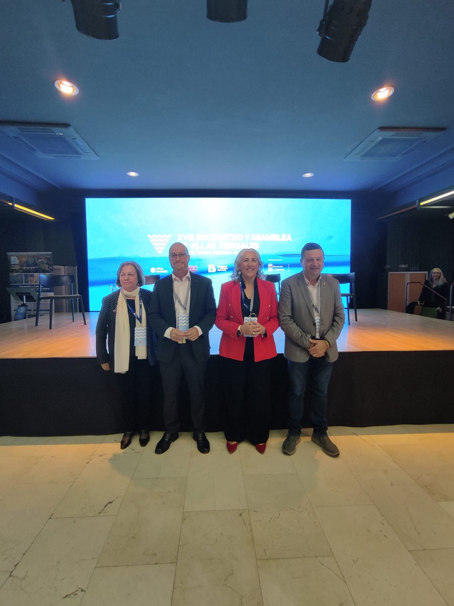 💬 Concluye la mesa redonda «Los balnearios como espacios para la salud física y emocional», destacando el papel del termalismo como motor de empleo, bienestar y cohesión territorial.

#VillasTermales #Termalismo #Bienestar #TurismoSostenible #AsambleaVillasTermales
<a href="/fempcomunica/">FEMP</a>