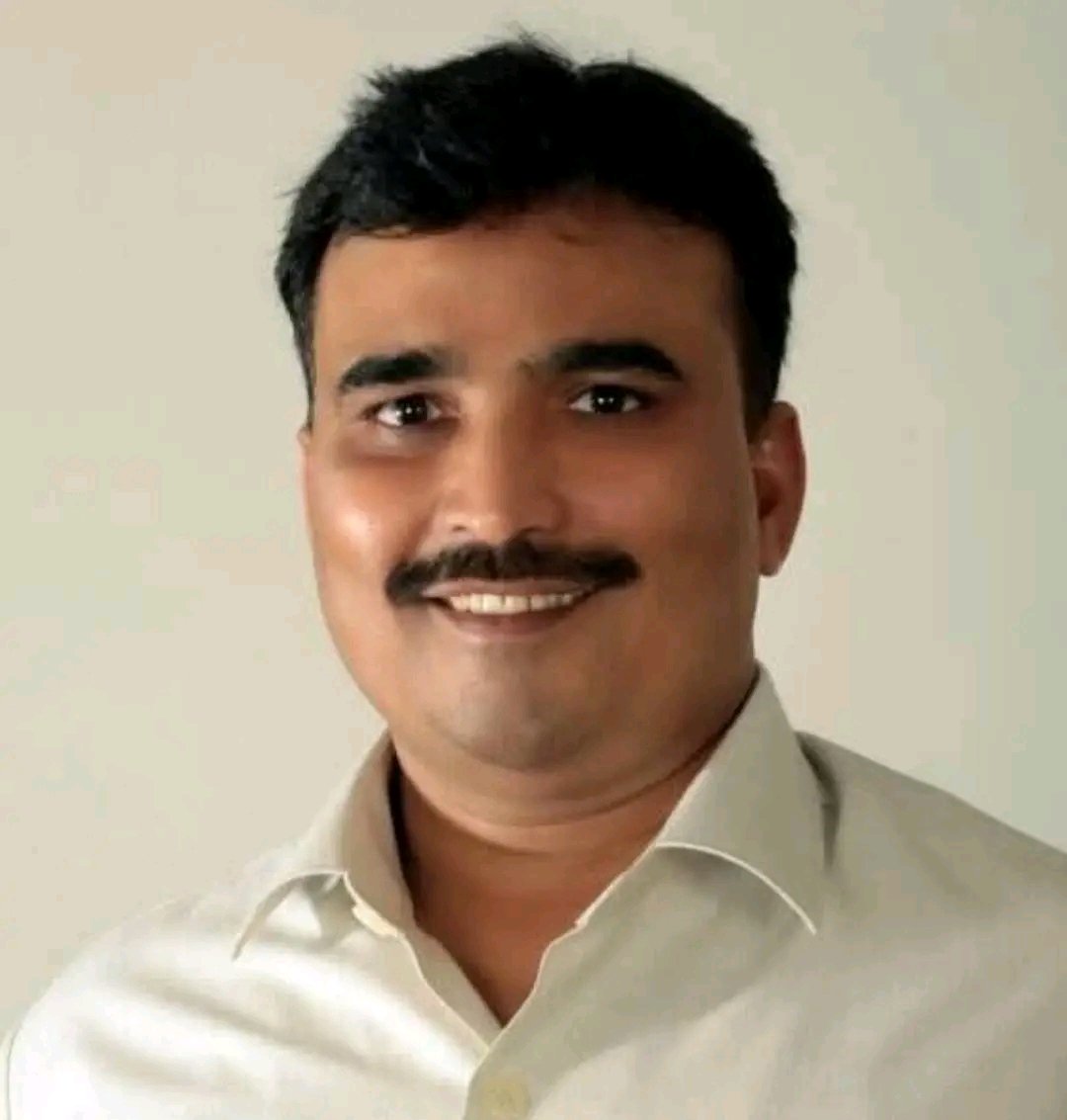 अब समाजवादी कुनबा समसुद्दीन राइन का आड़ चूसने और गोटे सहलाने में सक्रिय हो गया है और <a href="/BhanuNand/">Bhanu Nand</a> ये तो लपक लपक के। चुप्पे लगा रहा है 😂😂