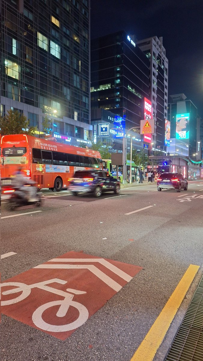 арден tweet media