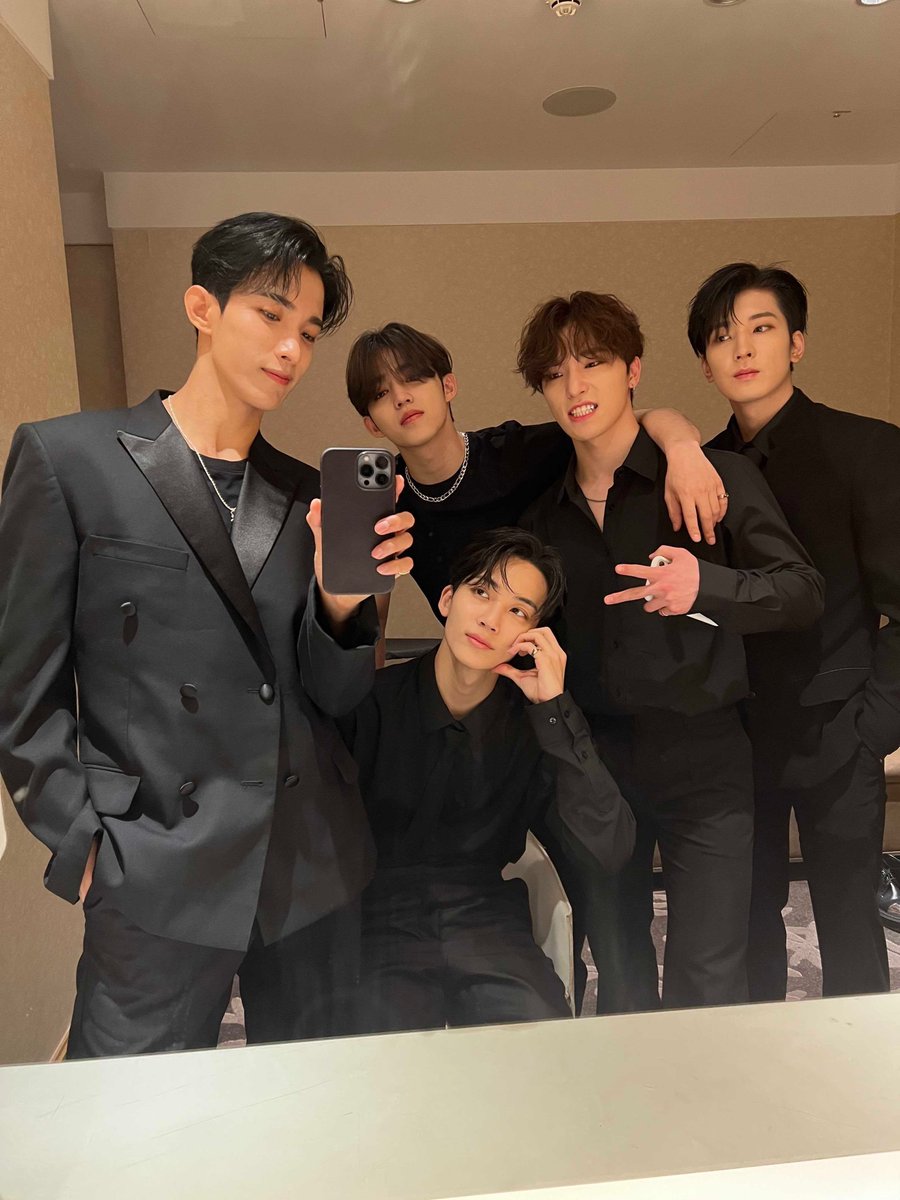 wonubliss's tweet image. 🖤🖤🖤🖤🖤 
#2025MAMAVOTE #SEVENTEEN