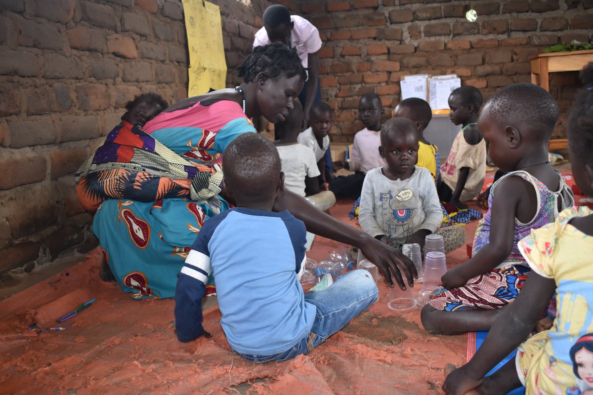 LABE_UG's tweet photo. @LABE_Ug's home-based ECD model has three powerful strands:
⏩Parent-led
⏩Peer-led (Child-to-Child)
⏩Parent Educator-led
Families are at the centre of learning — growing together for a better future.
Learn more 👉🏾https://t.co/RQJHQJpqji
#ECD #FamilyLearning #HomeBasedECD https://t.co/t6kGIf2rbT