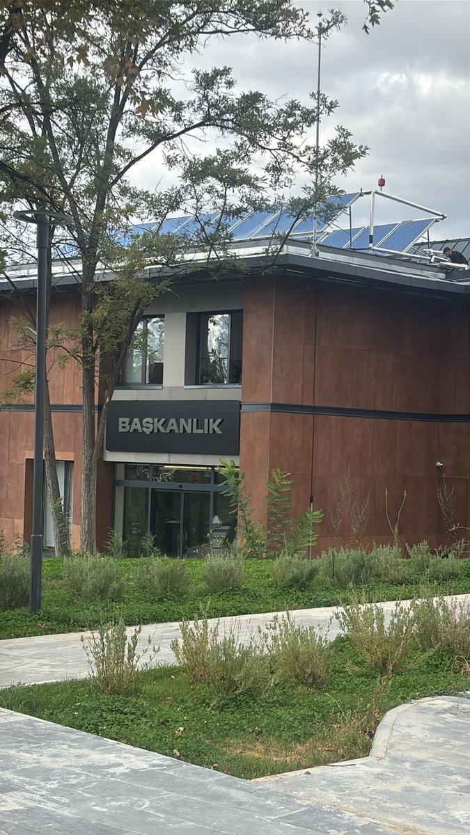 T.C. Çevre, Şehircilik ve İklim Değişikliği Başkanlığı binasının Güneş Enerjisi Sistemi kurulumu tamamlanmıştır. Hayırlı olsun. 👏 

Bizi tercih ettikleri için teşekkür ederiz.
Projeler ve bireysel siparişleriniz için lütfen arayınız.

📞 0532 613 11 13 / 0552 456 39 06