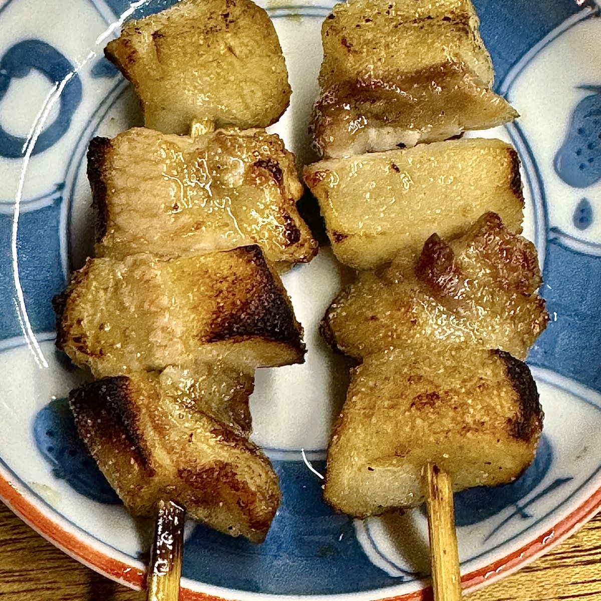 tinytinykingdom's tweet image. 金よ宇、鍋前にイン、マロちゃんが介護してくれるが如く、厳しくしてくれて、ありがたやま、どんどんチコちゃんでお願いします🙏18時前に空席が、張り詰めた緊張感がちょいとゆるんで、琥珀色の世界に癒される😅ごちそうさま😋#マロちゃんの宇めおかわり心地よい #じゅんちゃんからの直渡しに萌える