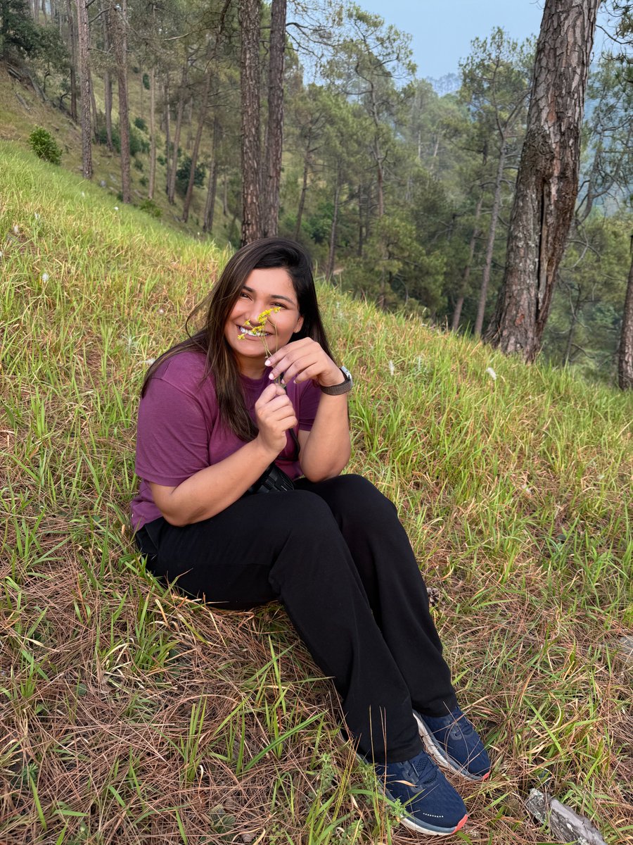DoBaniye's tweet image. Unlisted, Unseen & Unforgettable: The Kumaon Hamlet That Gave Us Back Our Dream!
No rush - just birds, pine trees, and berry-stained fingers!
We found a remote village in a forest where people live slow, eat fresh.
 
A week that reminded us what slow living truly means.
🧵👇