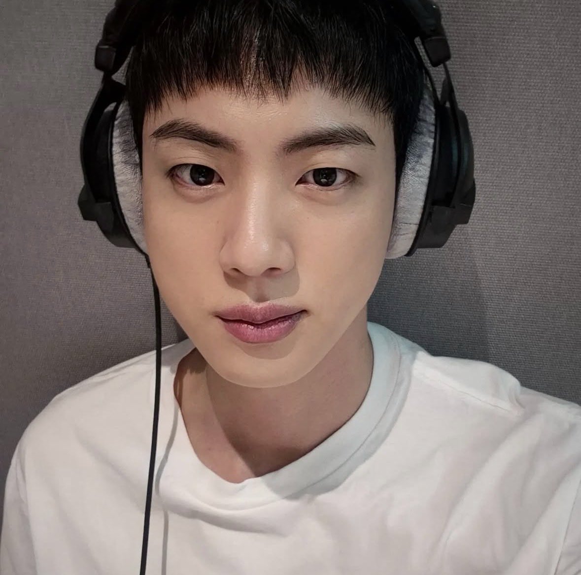 jinniesarchives's tweet image. 2024                                                 2025