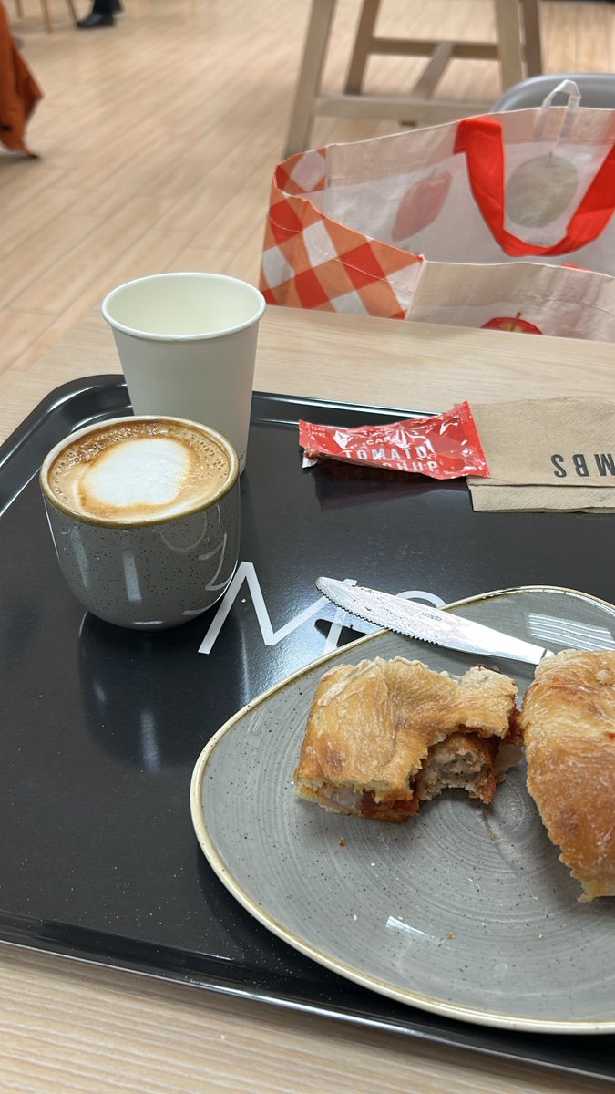 TonyHeckingbot2's tweet image. Busy morning , 1st fuel of the day.Have a great weekend twitters 🥰