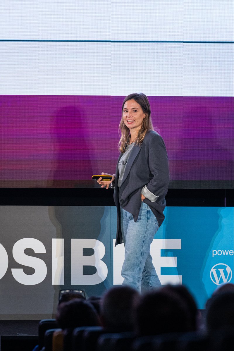 AndresGarciaM's tweet photo. @david_bonilla @tarugoconf @aitorciki @stripe Cómo montar tu propio banco online por Paloma Barreiro, Head of Digital Product de B100 @pombita @SomosB100 @tarugoconf #TRGx https://t.co/UoSWNmoyno