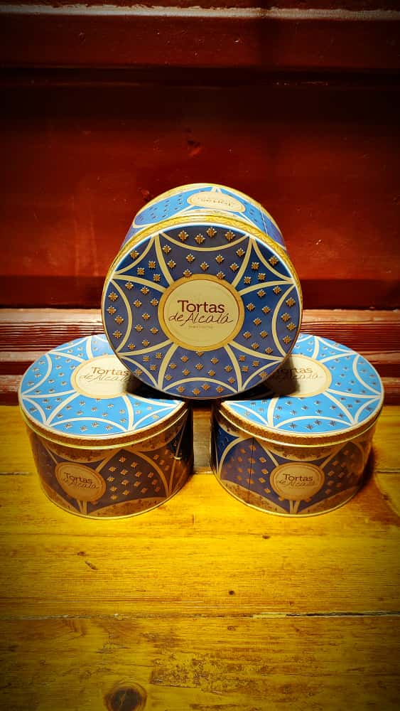 turismoguadaira's tweet photo. 🆕 Nueva lata de Tortas de Alcalá

🎨 Esta octava edición de coleccionista está inspirada en la decoración pictórica del ábside de la iglesia de Santa María del Águila, seña de identidad de nuestra ciudad.

#Gastronomía #Tradición #TortasDeAlcalá #VirgenDelÁguila https://t.co/CT9PUXsun4