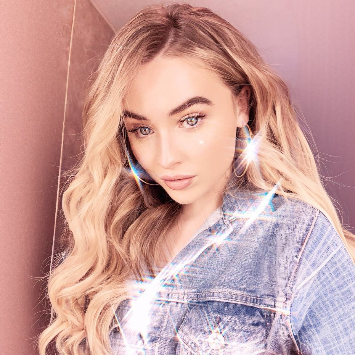 Some people walk into a room and think they're the main character. Others just exist and let the rest of us get on with the actual plot. Guess which one you are. 😉 #YoureNotSpecialBabe