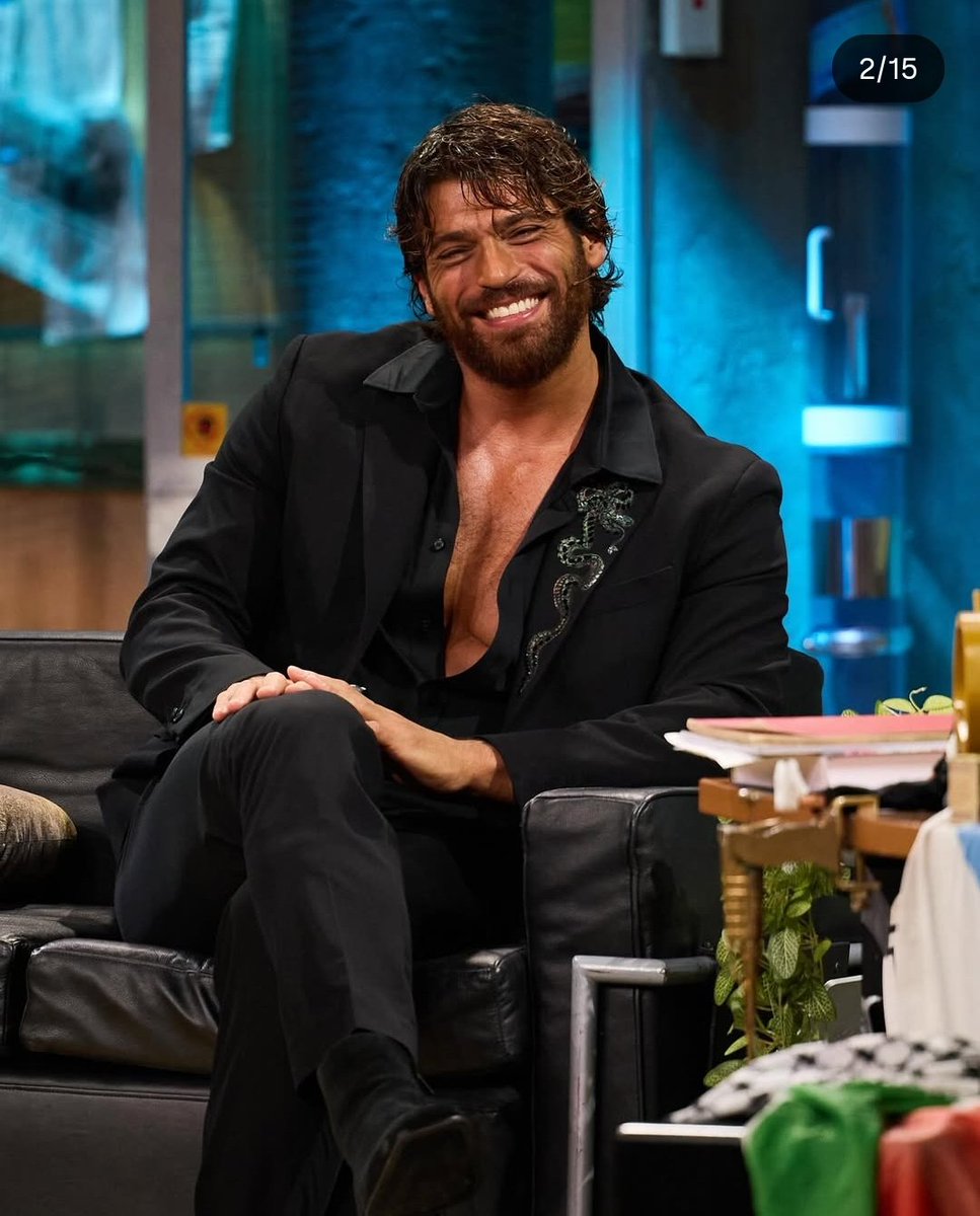 Dalla Spagna con furore... inutile, ovunque andrà il suo carisma ,il suo talento e impegno 
parleranno per lui!
Lo ha dimostrato nuovamente 💯💯💥
Un benvenuto a chi ,da ieri, è parte del grande fandom🤍
#LaRevueltaCanYaman
#CanYaman
#LaRevuelta