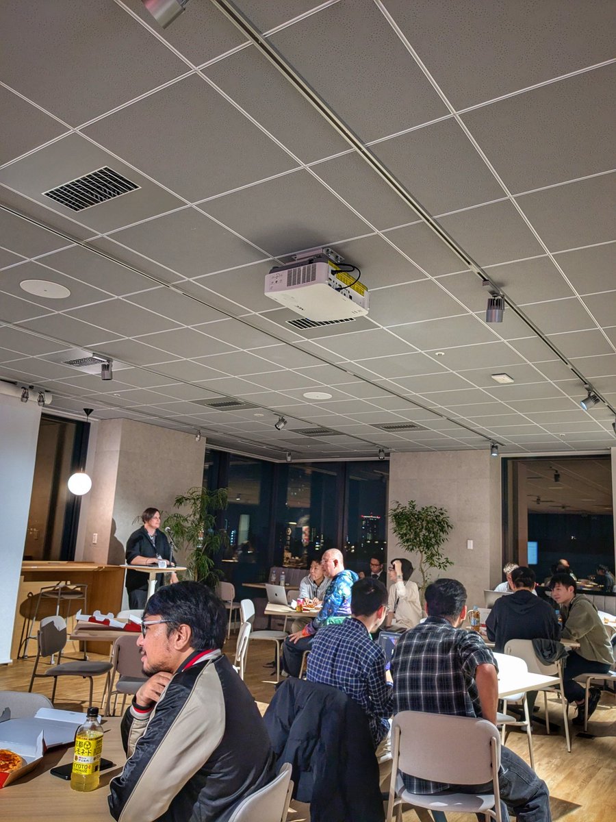 fku_mnk's tweet image. 開幕からピザが出る海外スタイルだ！！
※まだ開会前ですw #phpxtky