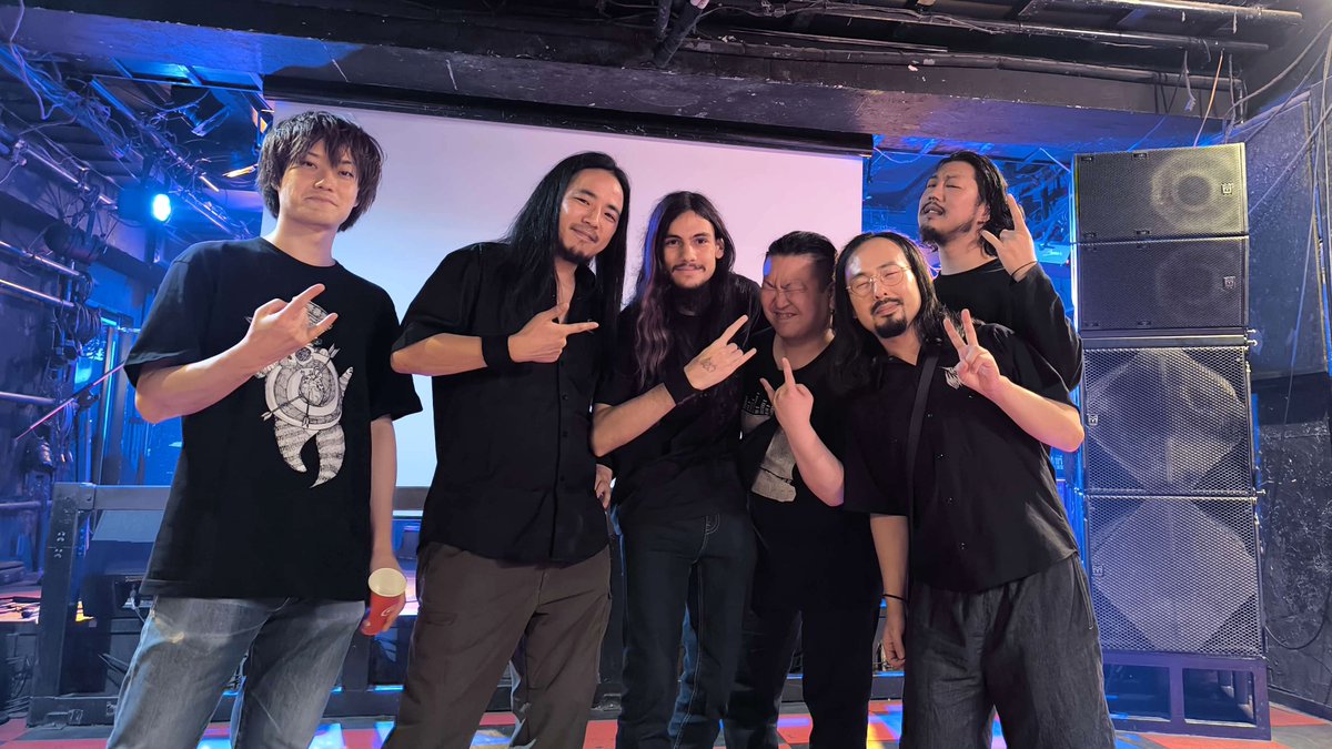 I'm super late posting this, but when I was in Shinjuku, I had the chance to meet the wonderful people of the Art of Mankind. I've been listening to you guys' music since forever, and this moment meant so much to me. Thanks again for this.