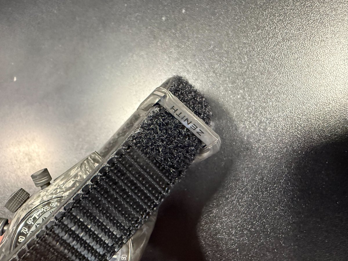 ゼニスのカーボンコンポジット製モデルです！ クロノマスター